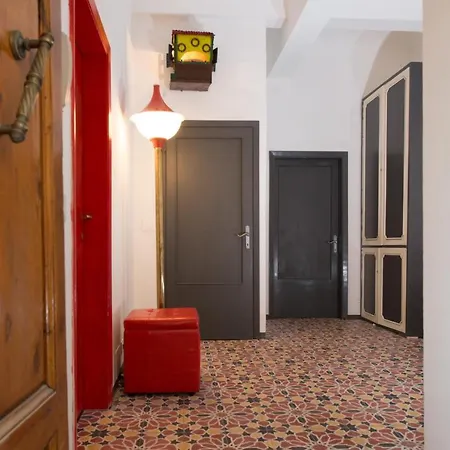 Guest house Rosso E Nero *